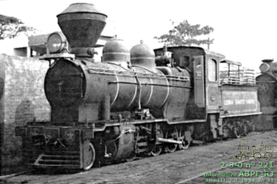 Locomotiva nº 221 ainda com as inscrições da Usina Santo Amaro e, logo atrás, a locomotiva “Tentugal” nº 50