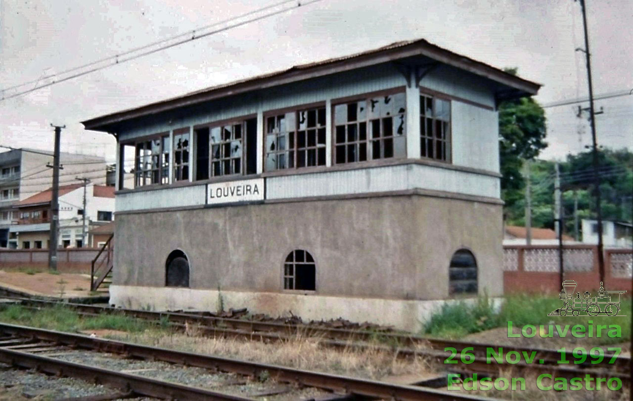 Cabine de sinalização da estação ferroviária de Louveira em 1997