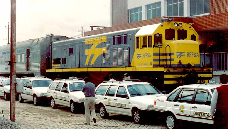 Locomotiva U20C "Rio de Janeiro" com o Trem de Prata em Barra Funda, São Paulo