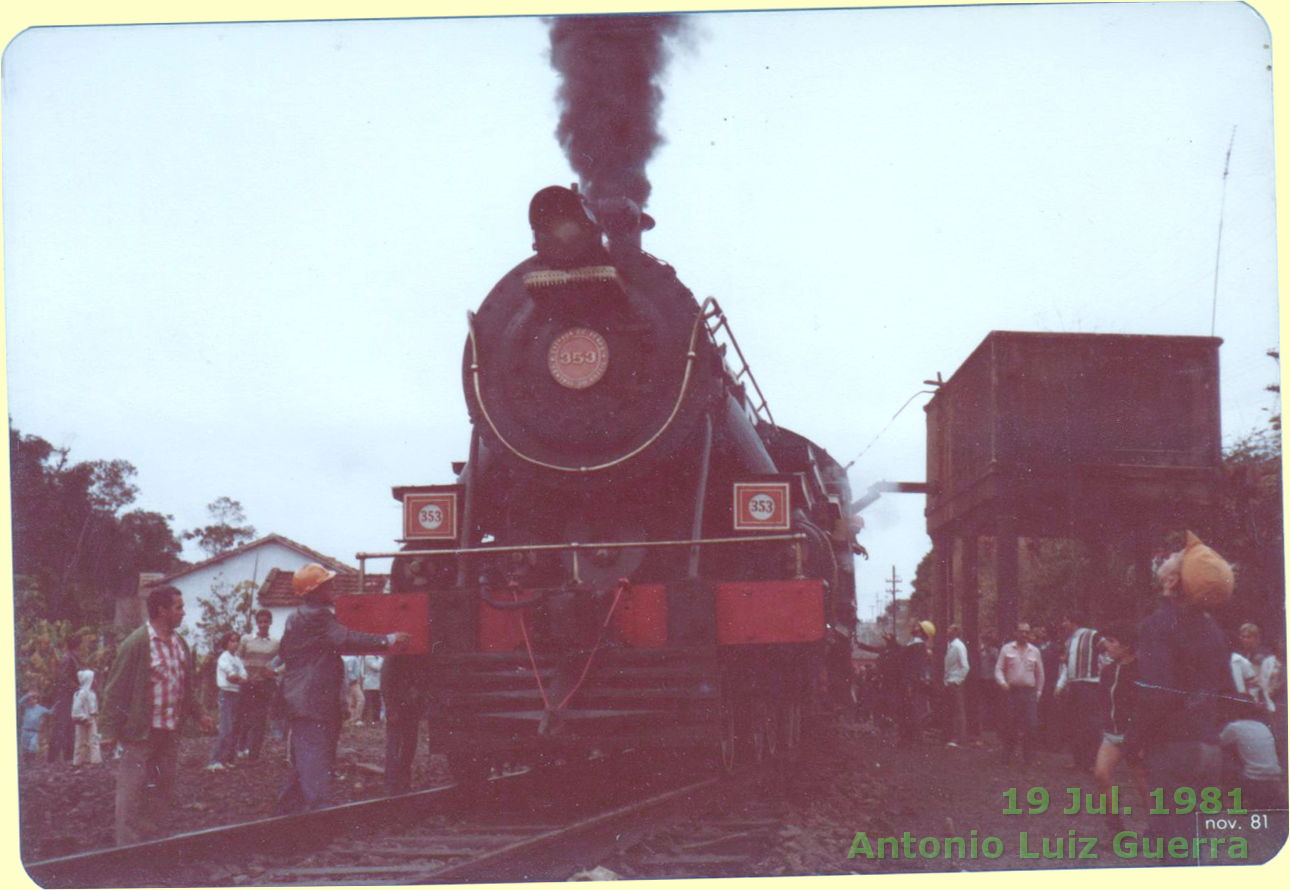 Locomotiva 353 “Velha Senhora” na viagem inaugural, em 1981
