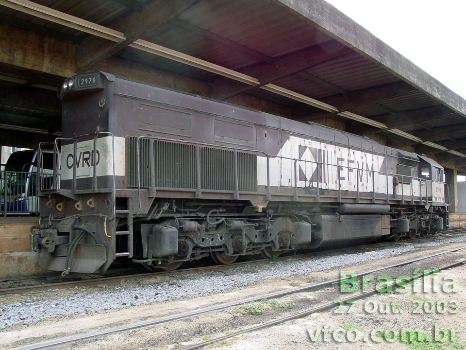 Locomotiva GT26CU-2 nº 2978 FCA (ex-960 EFVM, ex-EF Carajás, ex-SR3 RFFSA) em Brasília, ainda com a pintura da Vale, em 2003