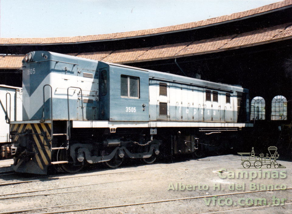Locomotiva Aco RSD8 nº 3505 na pintura azul da Fepasa - Ferrovias Paulistas