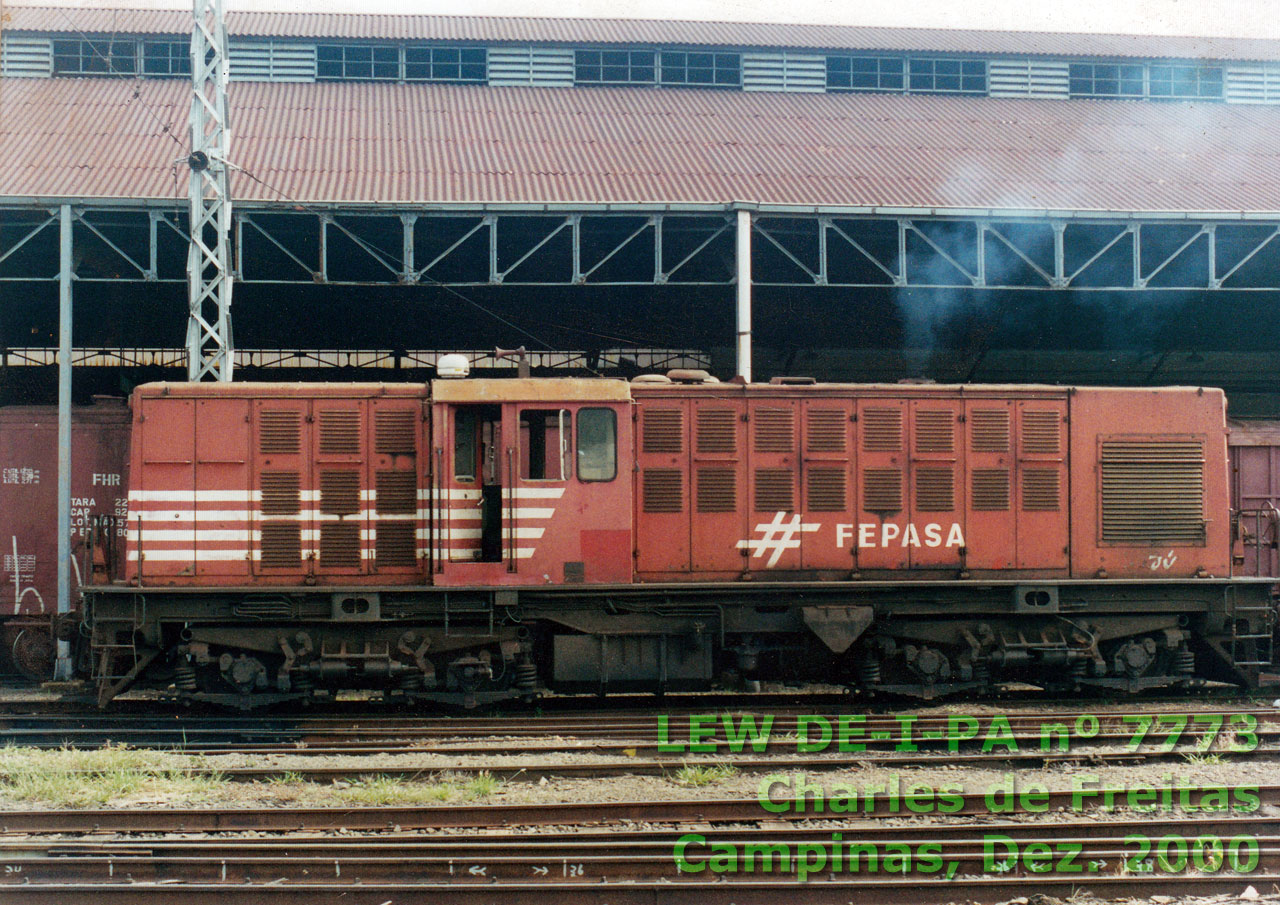 Vista lateral da Locomotiva LEW DE-I-PA  n° 7773 da Fepasa - Ferrovias Paulistas