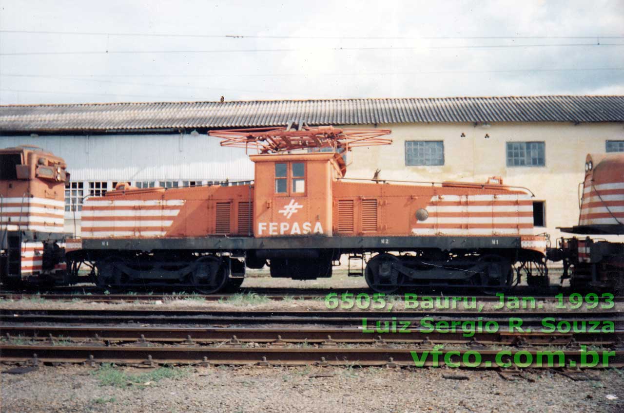 Locomotiva elétrica GE “Baratinha” nº 6505 Fepasa nas oficinas de Bauru