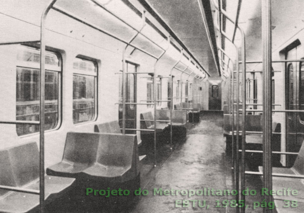 Interior dos novos trens do MetroRec, em 1985