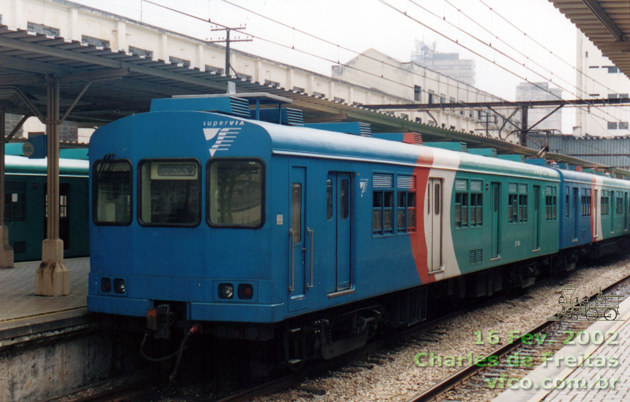 Série 400 (FNV, Cobrasma, Santa Matilde). Trem ER 400 - E 400 - ER 1490 - ER 1416 - E 416 - ER 416 na estação D. Pedro II