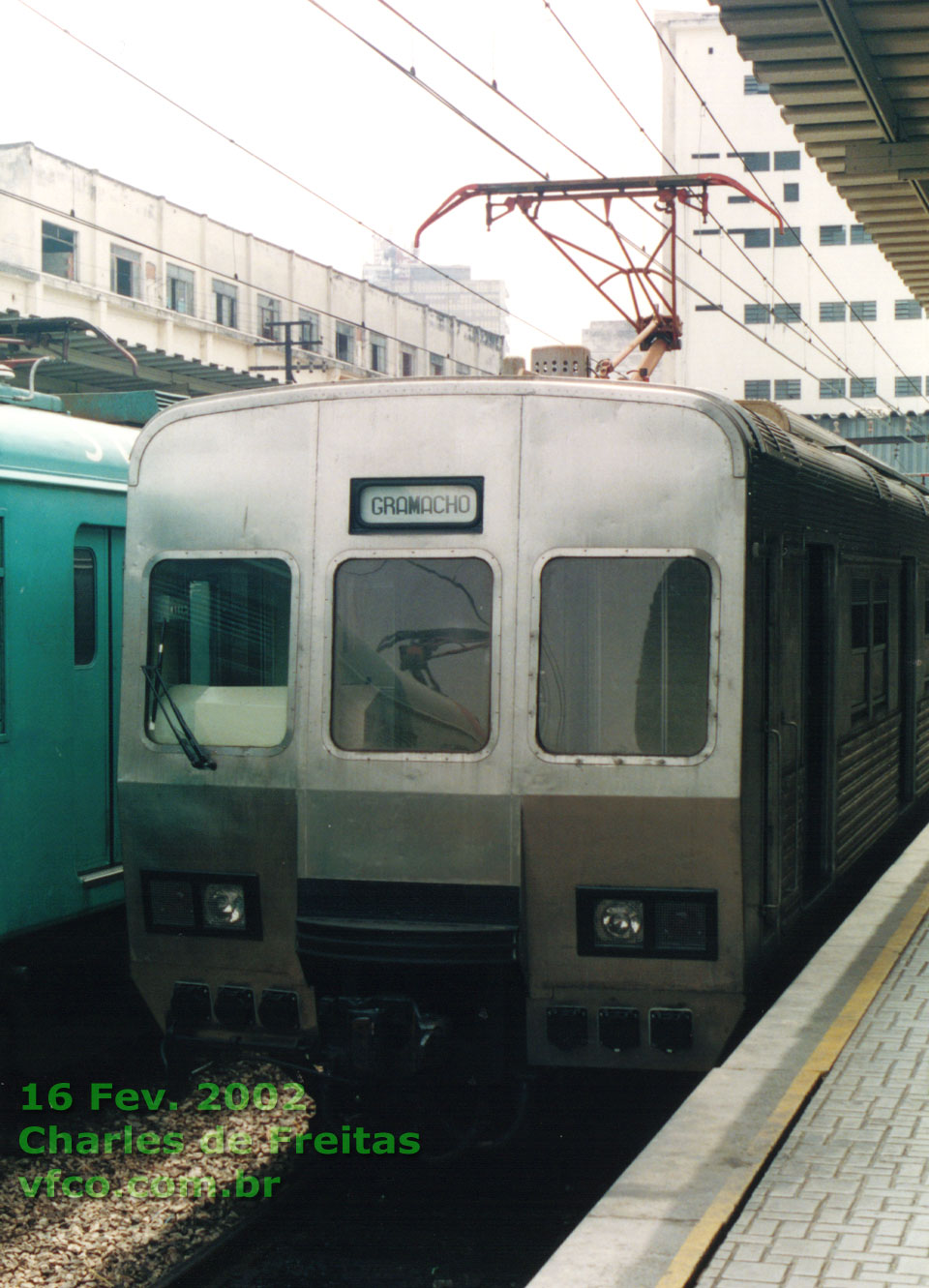 Trem E 718 - ER 718 - ER 1718 - E 1718 na estação D. Pedro II