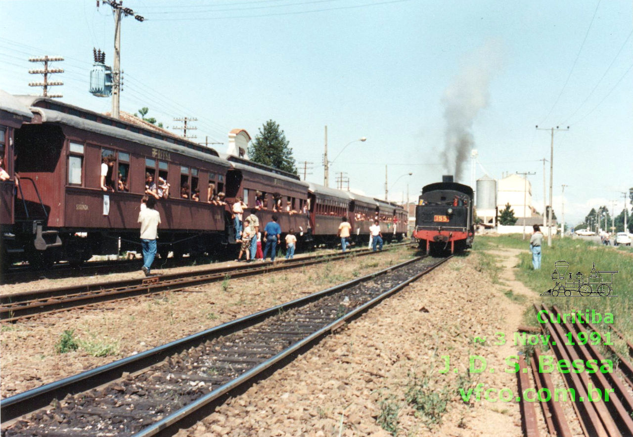 Manobra da locomotiva a vapor Mikado número 155 em Pinhais, próximo a Curitiba