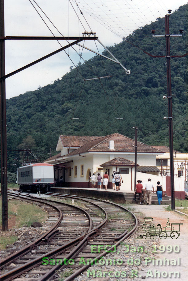 Automotriz A4 na estação ferroviária de Santo Antônio do Pinhal