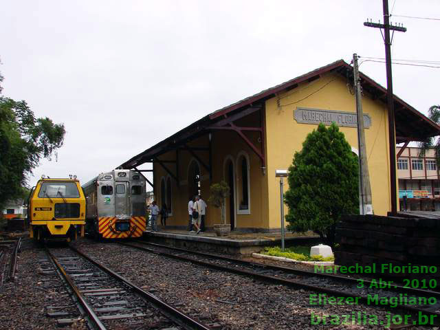 Trem das Montanhas Capixabas na estação ferroviária Marechal Floriano