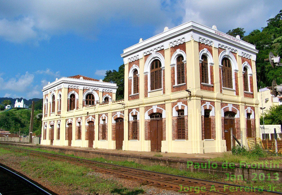 Estação ferroviária Engenheiro Paulo de Frontin em Janeiro de 2013
