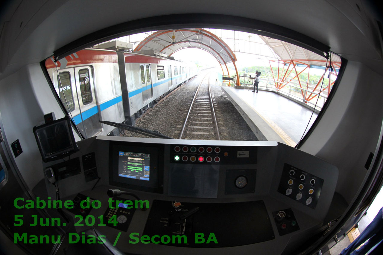 Cabine do trem do Metrô de Salvador, na viagem de inspeção em 5 Jun. 2014