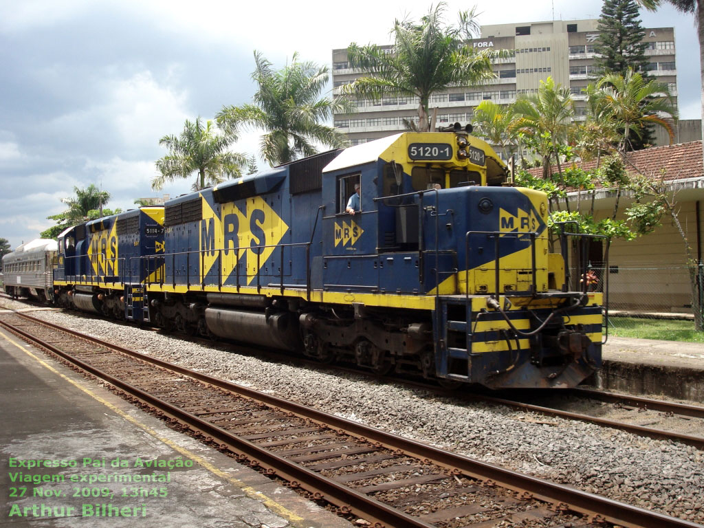 Locomotiva SD38M nº 5120-1 da ferrovia MRS, na viagem experimental do trem turístico