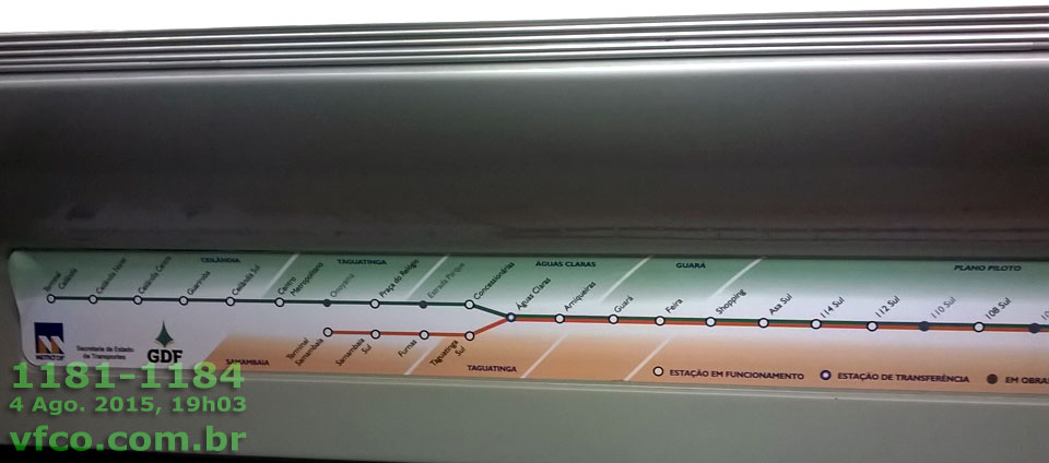 Diagrama das estações das linhas Verde e Laranja, no interior do trem 1181-1184 do Metrô de Brasília