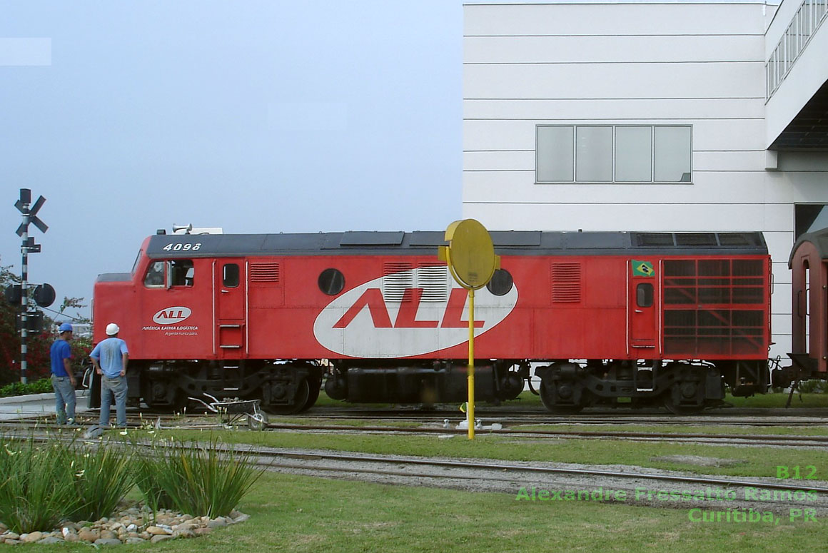 Locomotiva B12 nº 4098 da ferrovia ALL em Curitiba (PR)