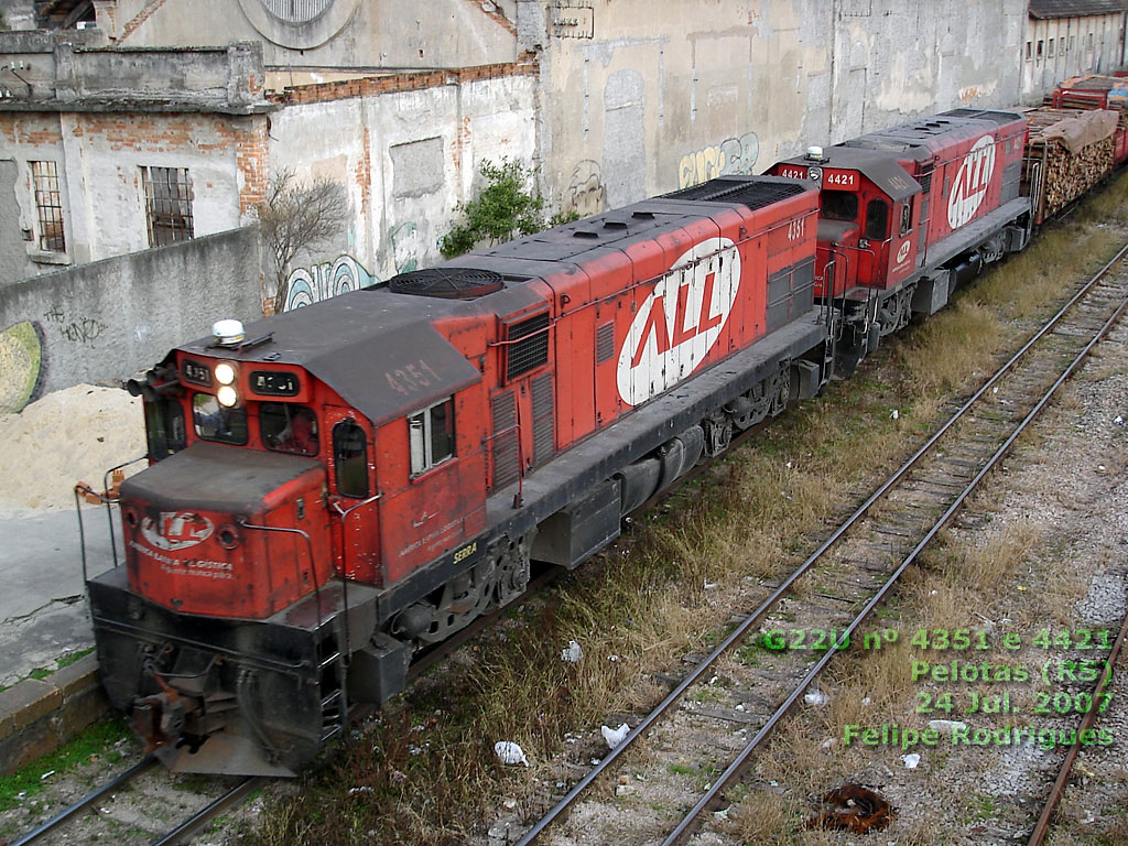 Locomotivas G22U nº 4351 e 4421 da ferrovia ALL em Pelotas (RS), 2007, por Felipe Rodrigues
