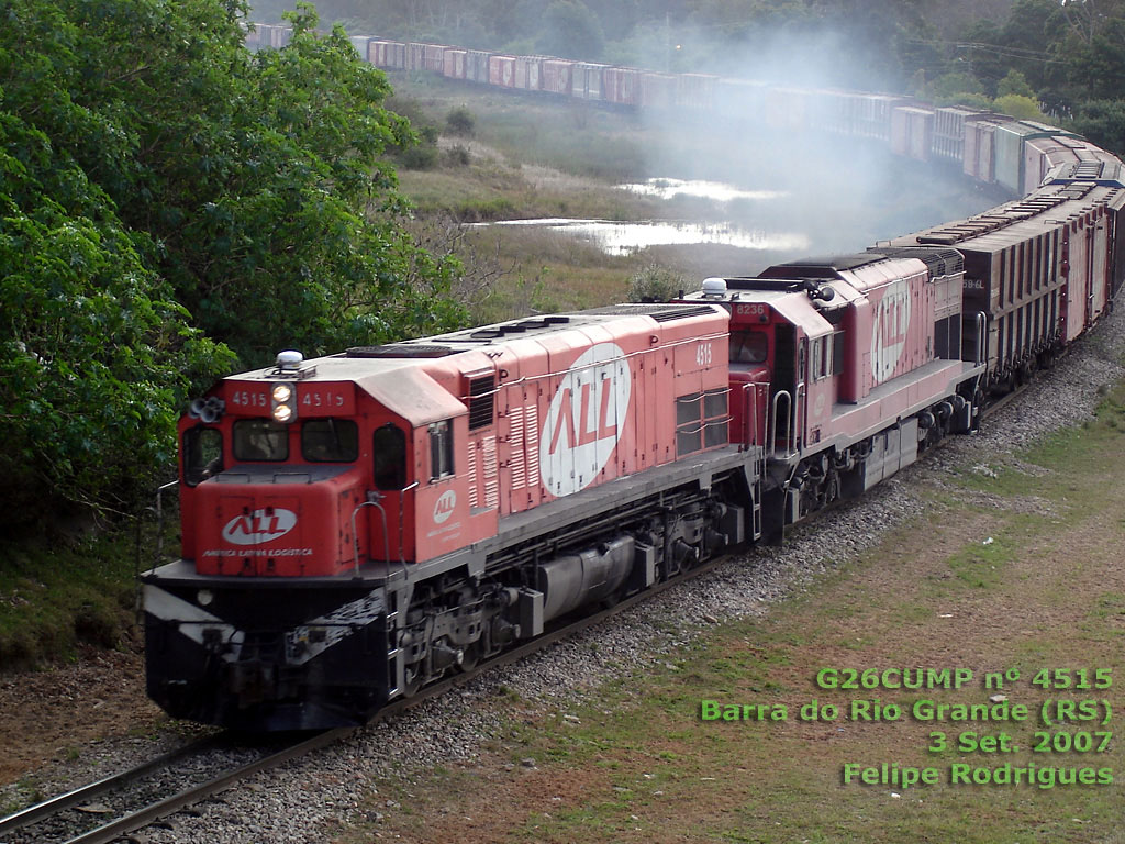 Locomotiva G26CU-MP nº 4515 conduzindo trem de carga da ALL em Barra do Rio Grande (RS) em 2007, por Felipe Rodrigues