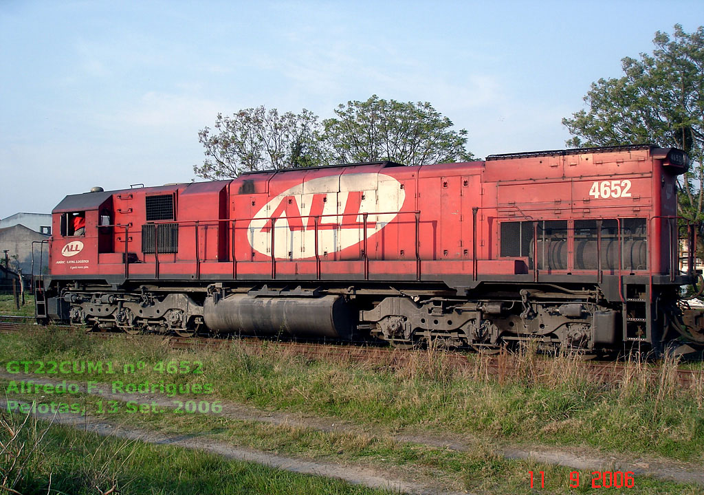 Outra vista da Locomotiva GT22CUM1 nº 4652 da ferrovia ALL em Pelotas (RS), 11 Set. 2006, por Alfredo F. Rodrigues