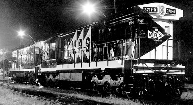Locomotiva C30-7MP n&deg; 3711-0 da ferrovia MRS