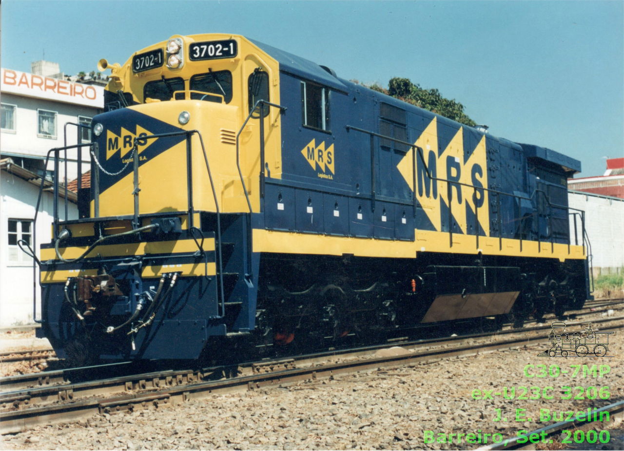 Locomotiva C30-7MP nº 3702-1 da ferrovia MRS