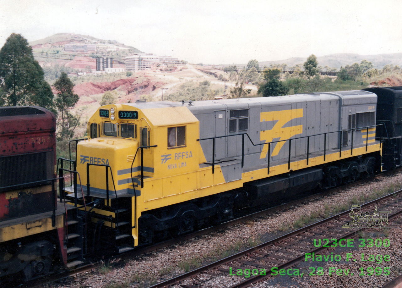 Locomotiva U23CA no último padrão de pintura da RFFSA - Rede Ferroviária Federal