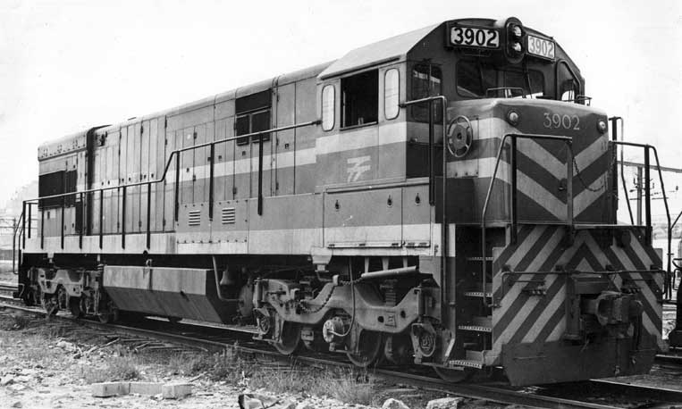 Nariz e cabine da locomotiva U23C
