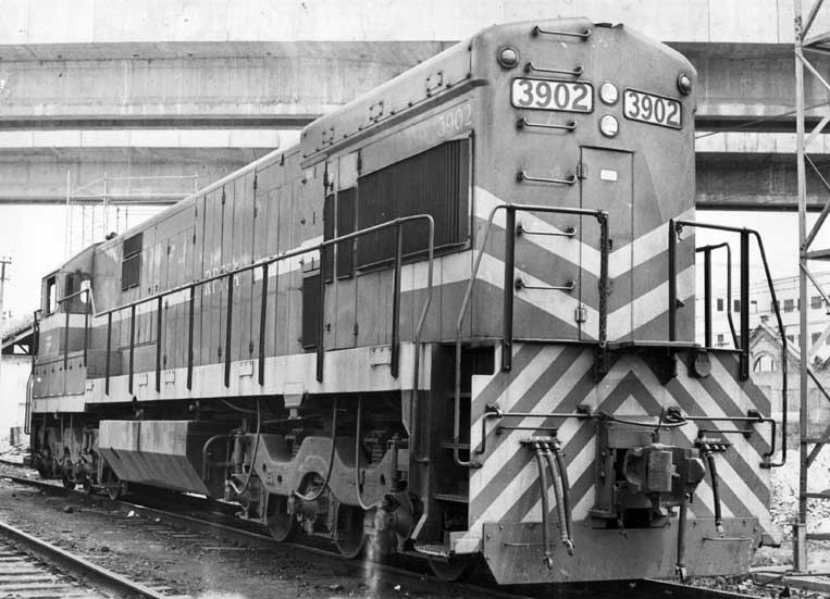 Testeira posterior da locomotiva U23C