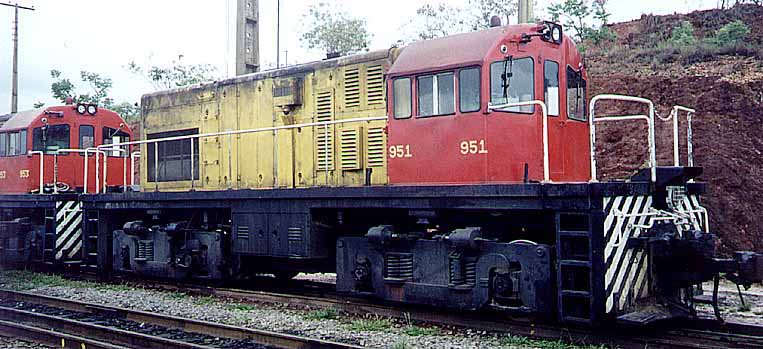 Locomotiva UM10B n° 951 da Açominas