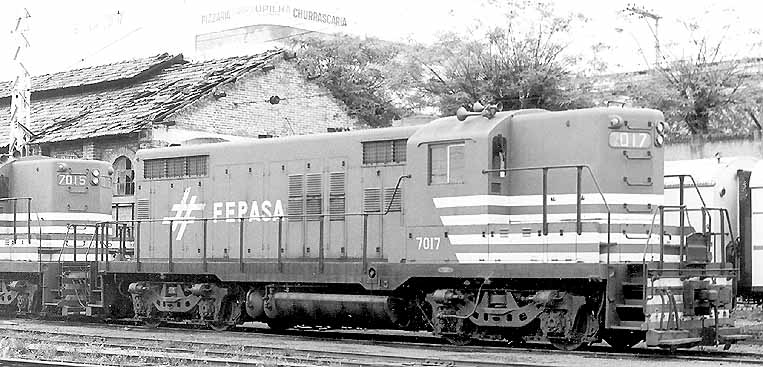 Locomotiva GP-18 n° 7017 Fepasa