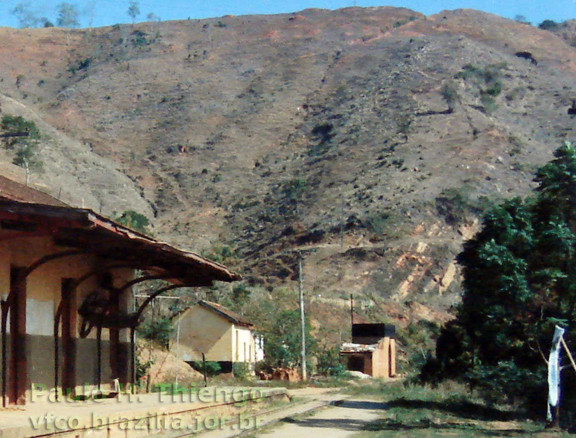 Detalhe da estação ferroviária de Coutinho, com a caixa d'água da época das locomotivas a vapor