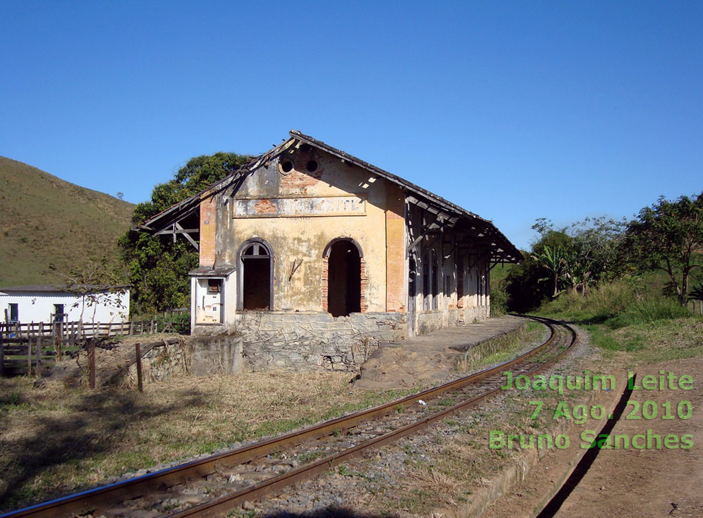 Prédio da estação ferroviária de Joaquim Leite