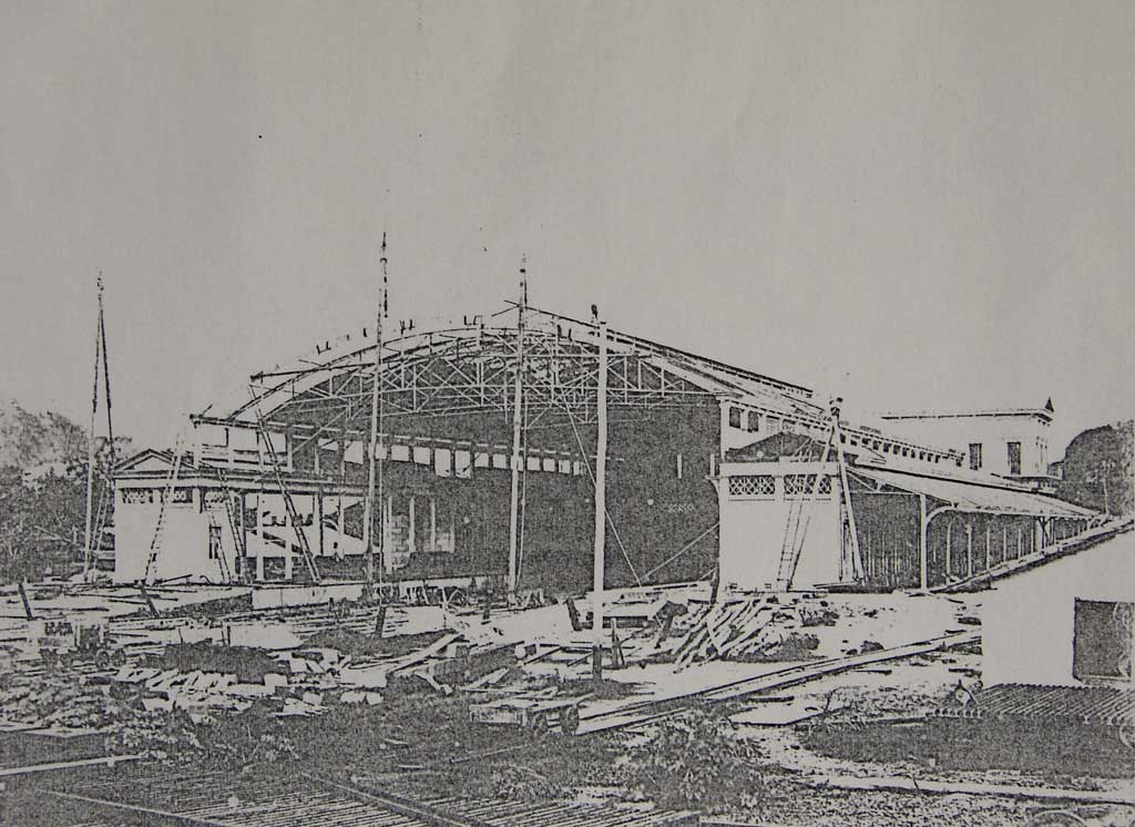 Construção da estação da ferrovia Bahia and San Francisco Railway em 1861