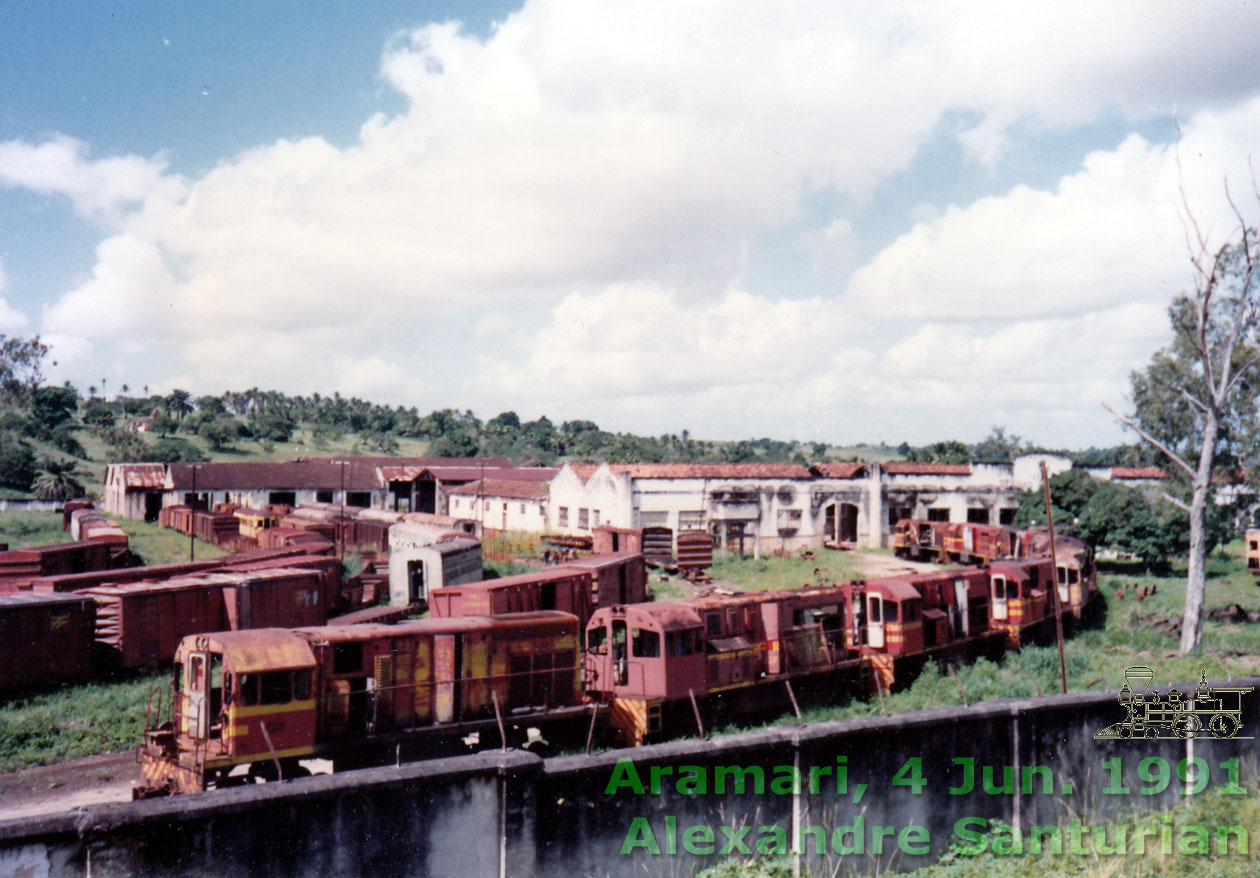 Locomotivas da SR7 RFFSA imobilizados em Aramari em 1991, aguardando sucateamento