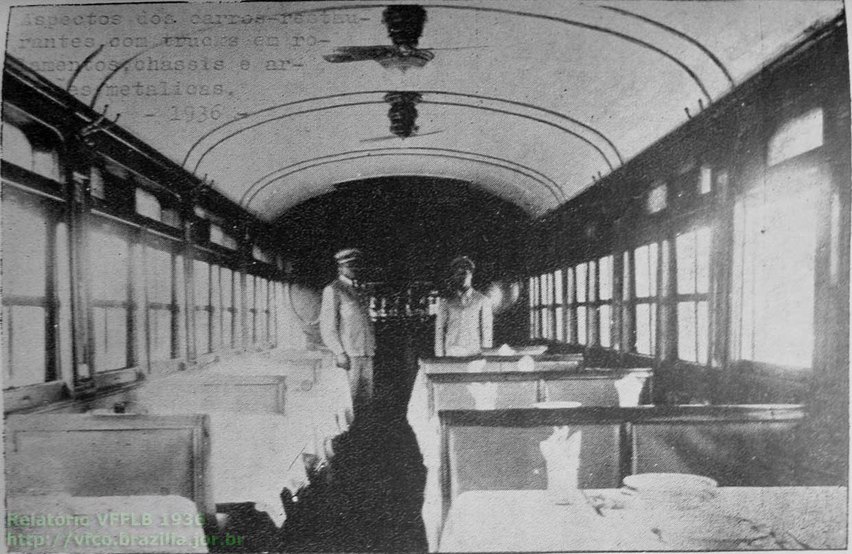 Interior de um dos vagões-restaurantes construídos pela ferrovia