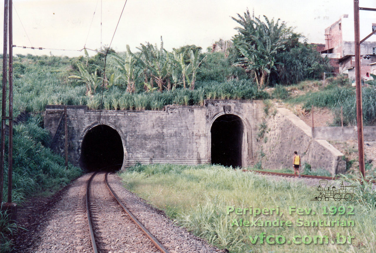 Túneis do trem suburbano de Salvador em Periperi