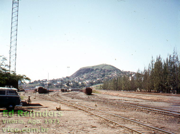 Pátio ferroviário da Estrada de Ferro Vitória a Minas em Vitória (ES), 1971