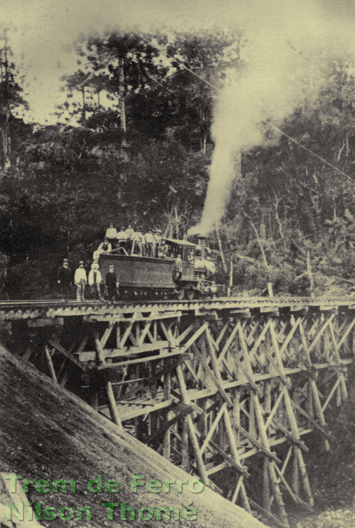 Ponte tosca de madeira em cavaletes da Estrada de Ferro São Paulo - Rio Grande