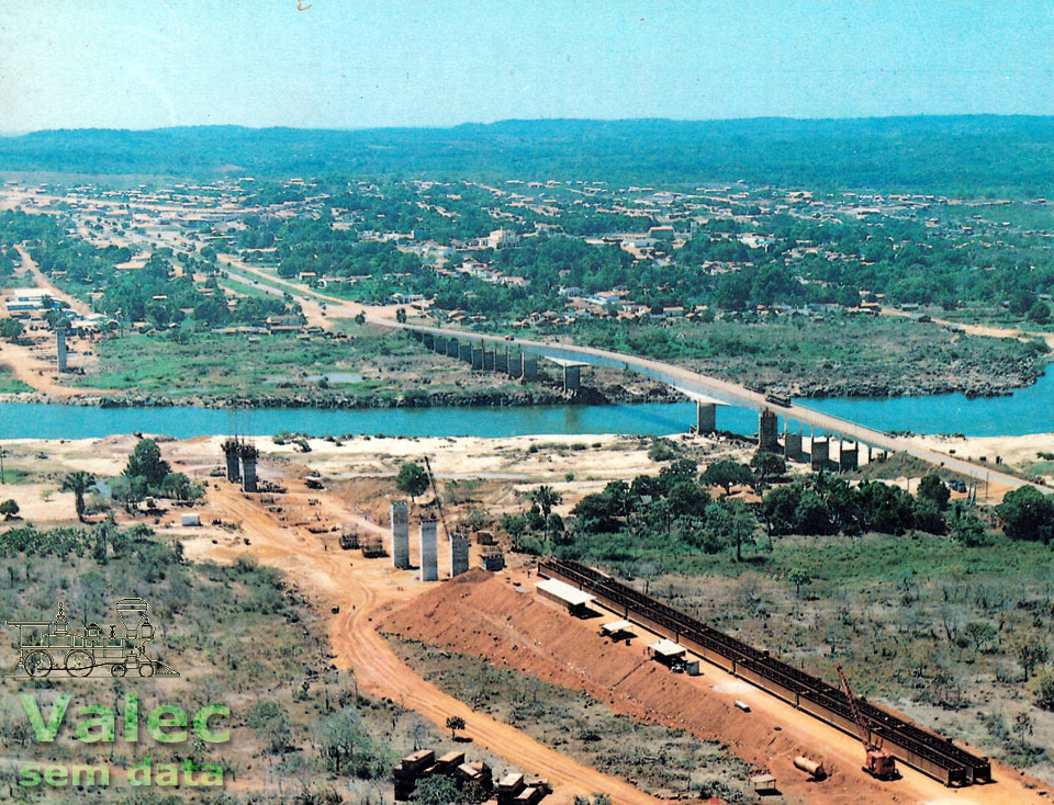 Obras da ponte sobre o rio Tocantins, interrompidas por Sarney em Set. 1989 e paralisadas ainda em Mar. 1991, quando Collor exinguiu a Valec