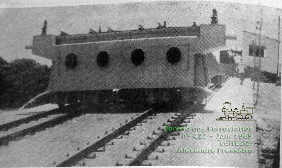Plano inclinado para acesso dos vagões e locomotivas ao ferry-boat da RFFSA - Rede Ferroviária Federal