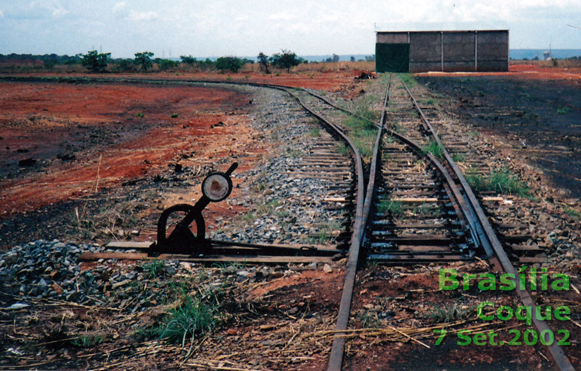 Aparelho de Mudança de via (AMV) no “terminal” ferroviário de coque que existia no pátio da estação de Brasília em 2002