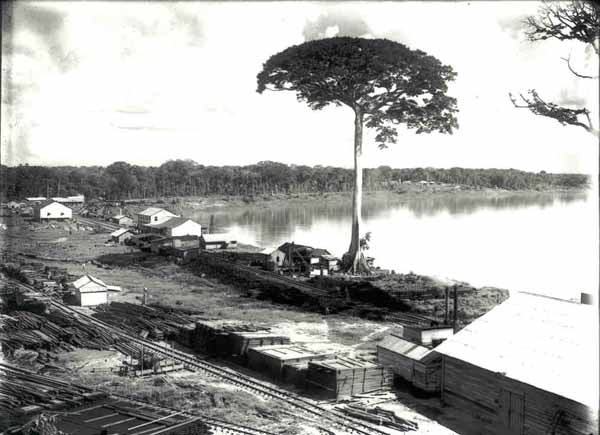Vista parcial de Porto Velho, com os trilhos do pátio ferroviário
