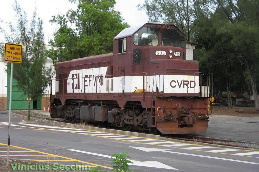 Vista da locomotiva "cabeçuda" da Estrada de Ferro Vitória a Minas