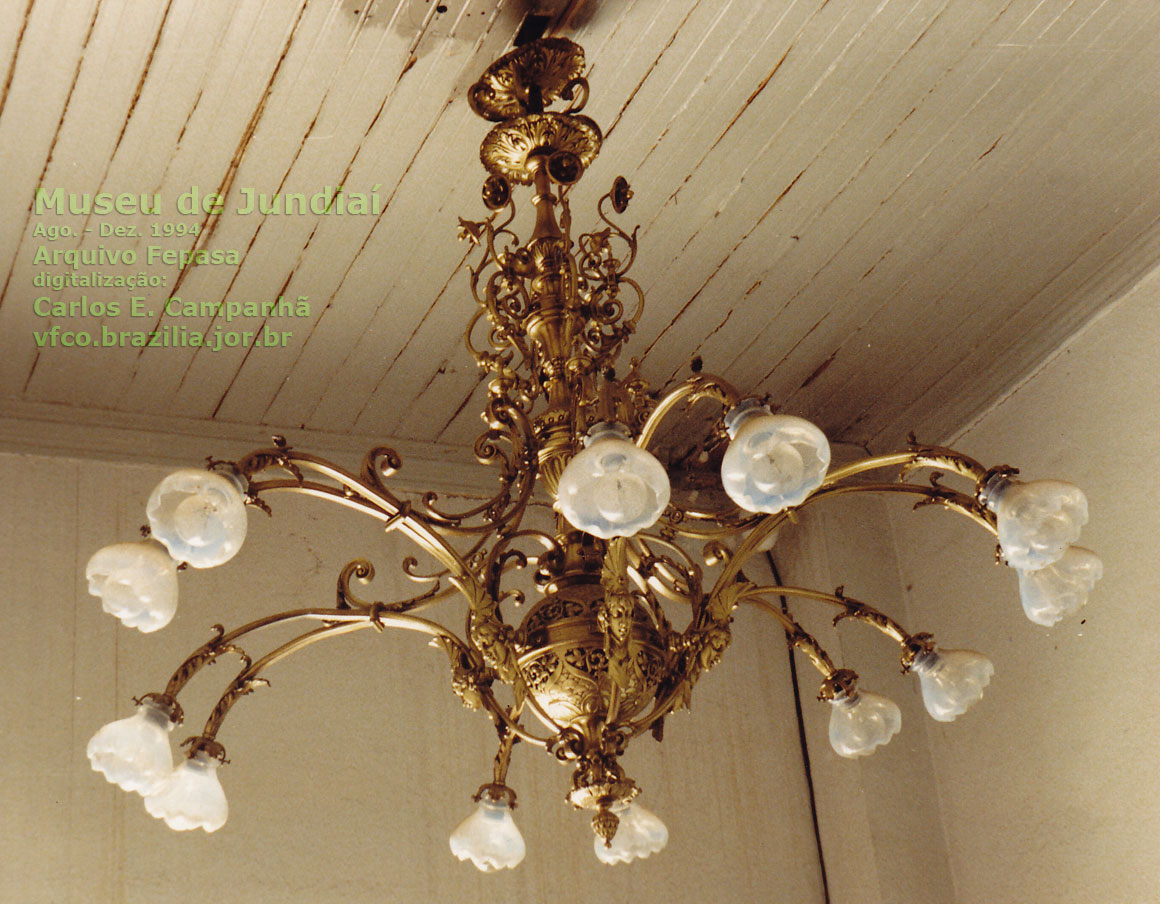Luminária fotografada no Museu Ferroviário de Jundiaí em 1994