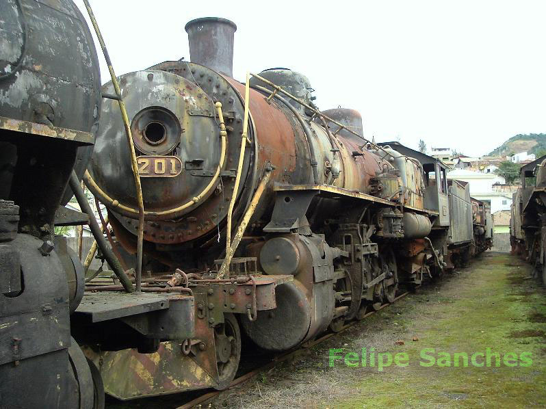 Vista de frente da locomotiva Skoda antes da reforma para ser utilizada no Trem turístico Ouro Preto - Mariana