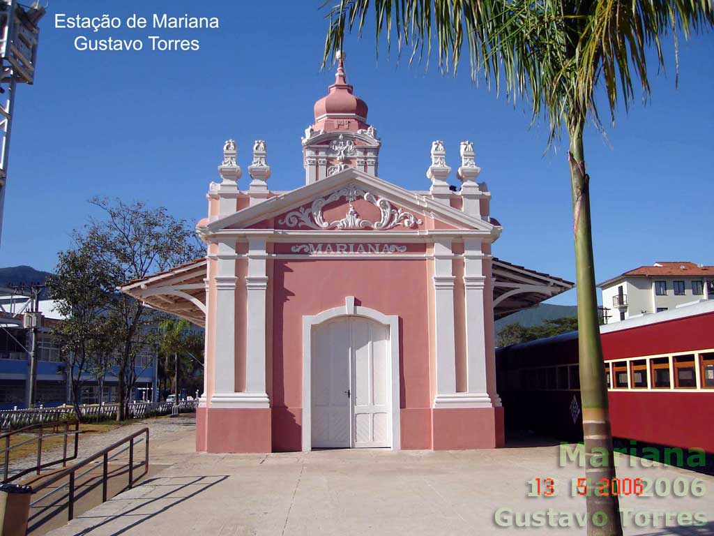 Estação ferroviária de Mariana reformada em 2006 para o Trem turístico: trilhos apenas em um dos lados