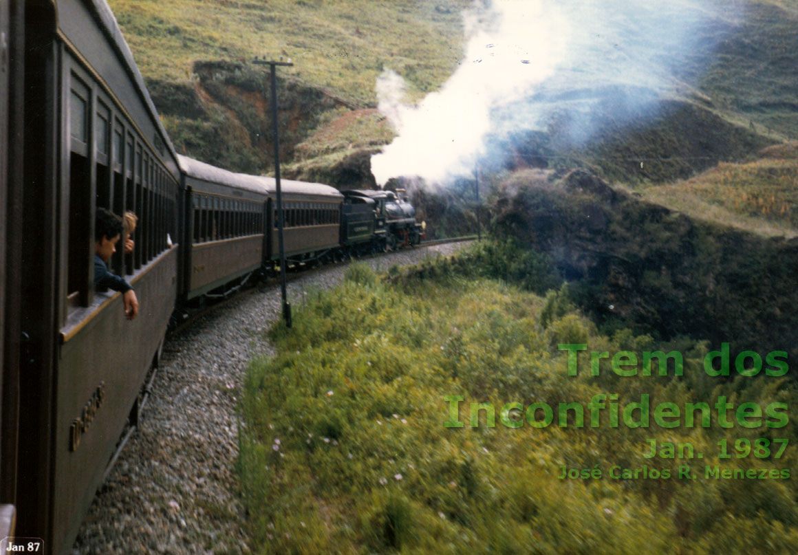 Antigo Trem dos Inconfidentes nos trilhos de Ouro Preto a Mariana em 1987