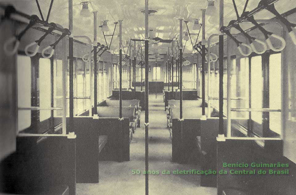 Interior do vagão de primeira classe dos trens série 100