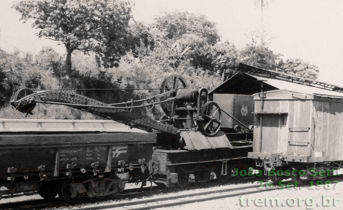 Guindaste ferroviário "manual" da antiga EFOM - Estrada de Ferro Oeste de Minas
