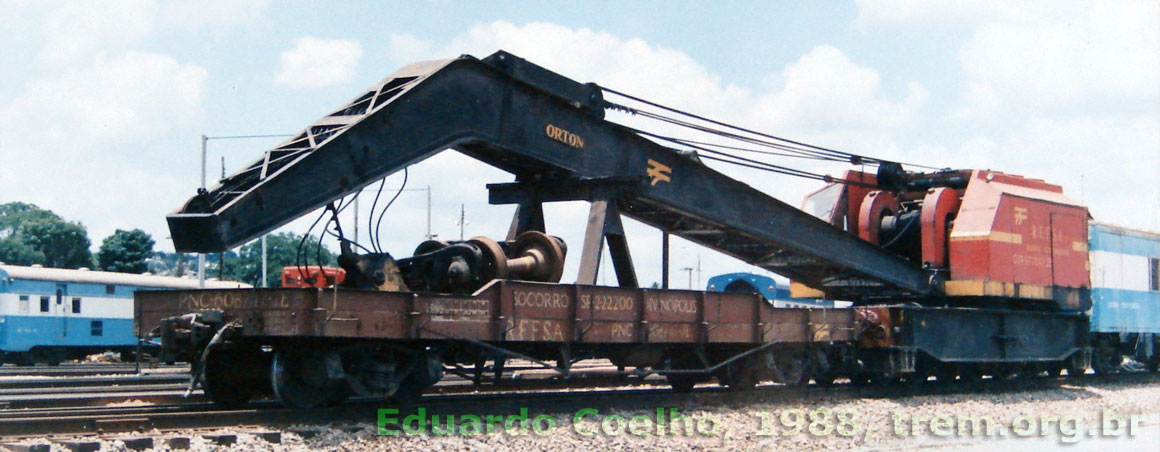 Lança e vagão madrinha do guindaste ferroviário Orton para 58 toneladas da SR2 RFFSA