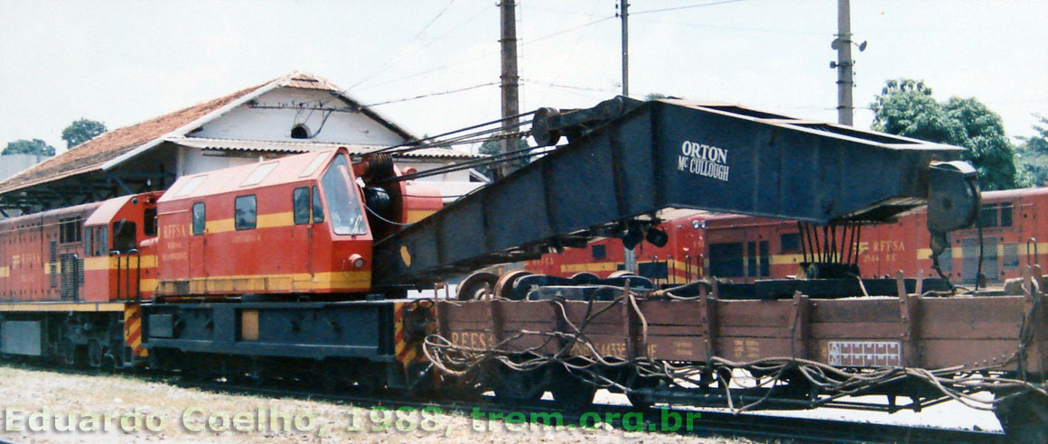 Outra vista da lança e vagão madrinha do Guindaste ferroviário Orton para 100 toneladas da antiga VFCO